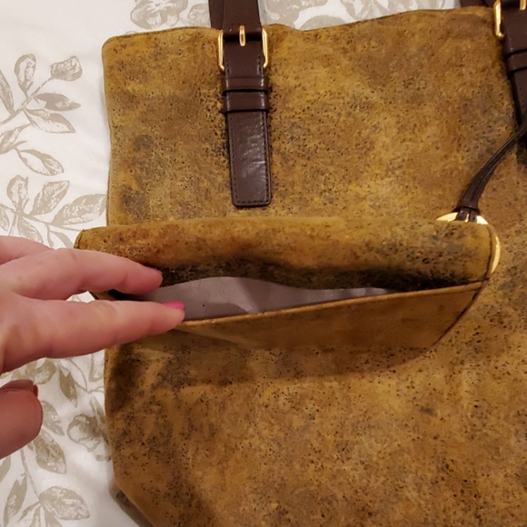 Michael Kors Tote &  Matching  Wallet - Picture 2 of 6